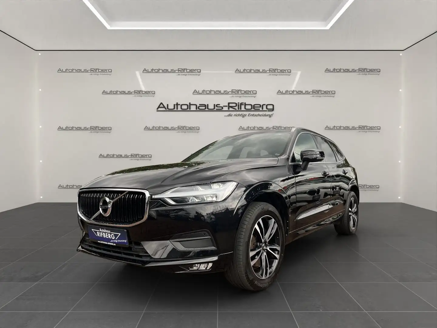 Volvo XC60 D4 Momentum 2WD/AUT/NAVI/19Z/KAMERA/LEDER Noir - 1