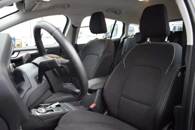 Ford Focus view 5