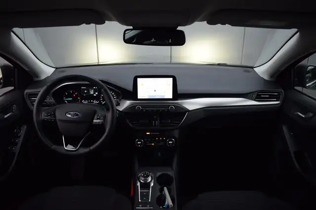 Ford Focus view 12