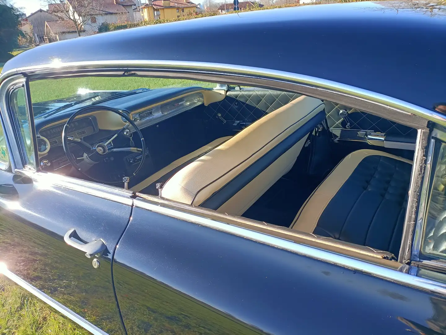 Cadillac Deville Noir - 1