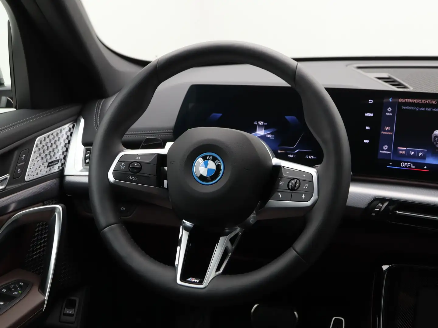 BMW iX1 eDrive20 67 kWh Gris - 2