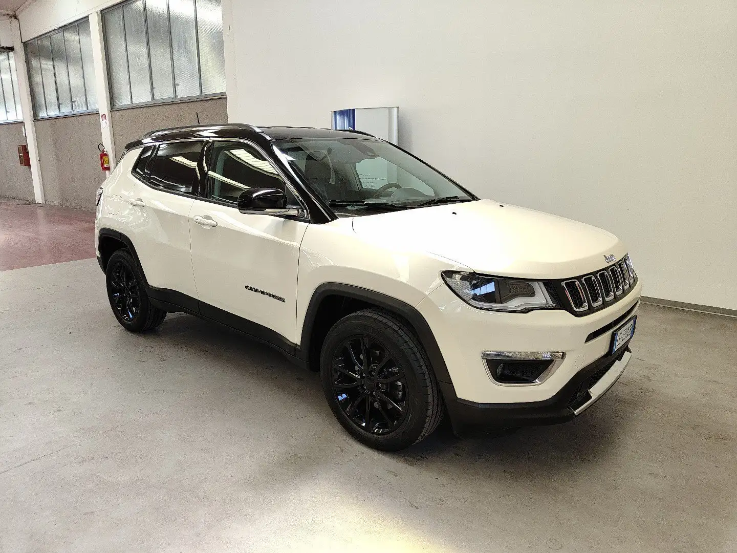 Jeep Compass 1.6 Multijet II 2WD Limited CarPlay/AndroidAuto 18 Wit - 2
