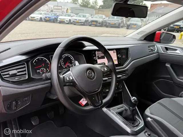 Volkswagen Polo view 12