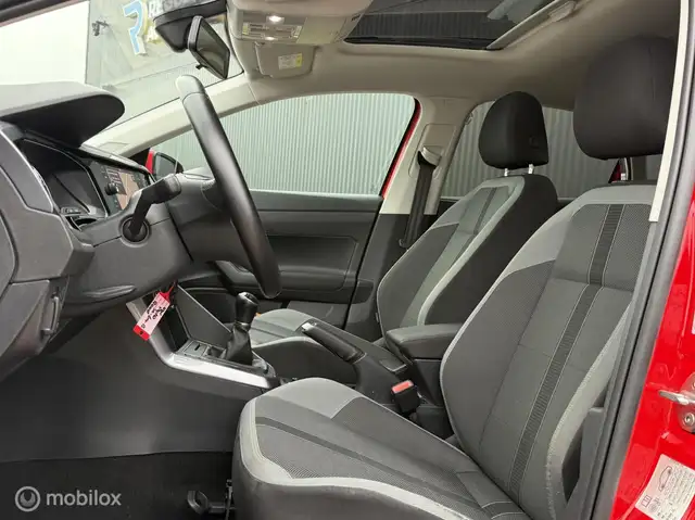Volkswagen Polo view 4