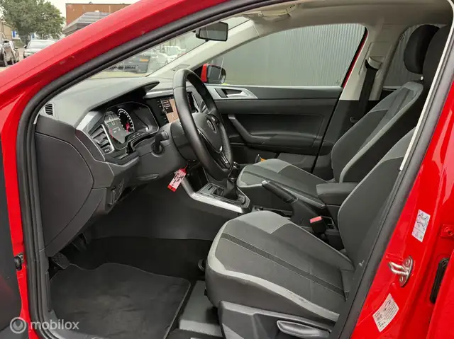 Volkswagen Polo view 11