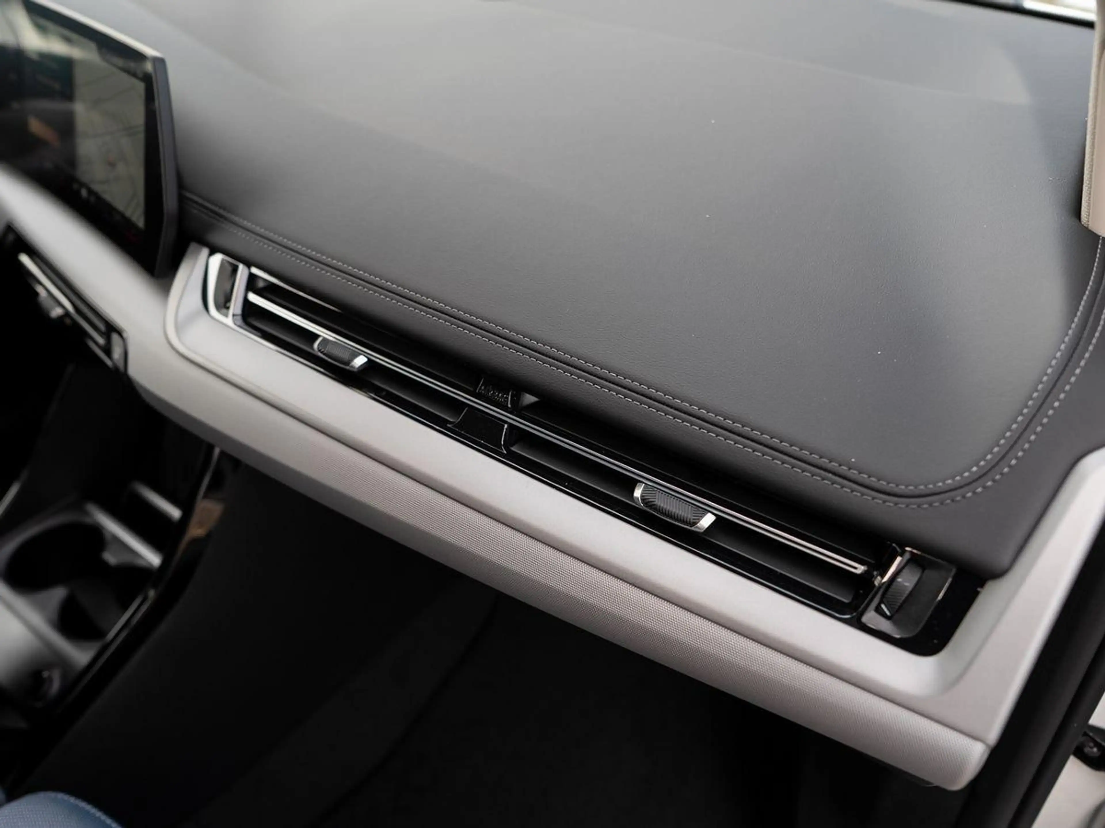 BMW 220 220d Active Tourer AHK 17" aLED PANO Sportsitze — photo 12