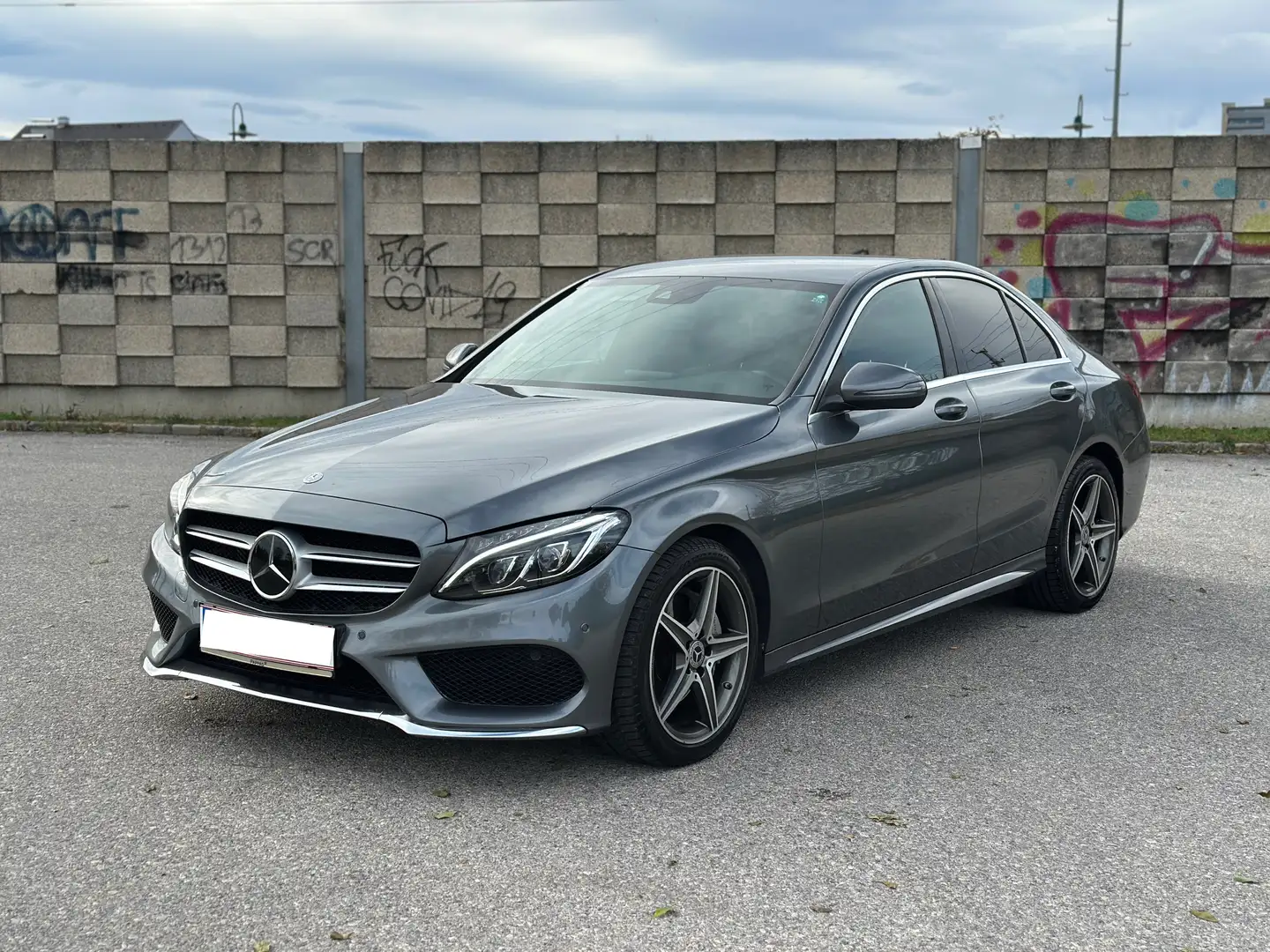 Mercedes-Benz C 220 Mercedes-Benz C-Klasse 220d AMG Line Limousine - 1