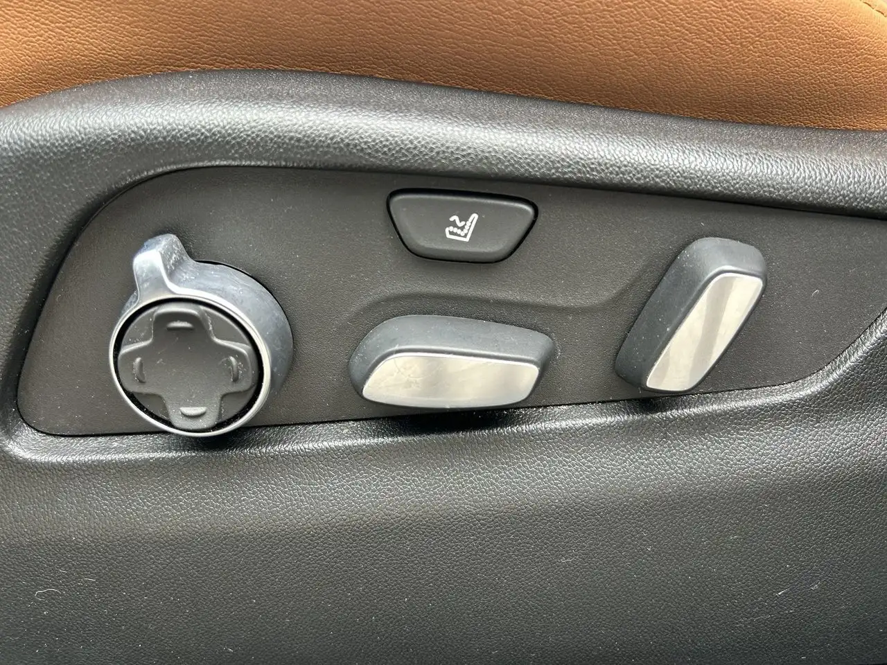 Cadillac XT4 снимка Cadillac XT4
