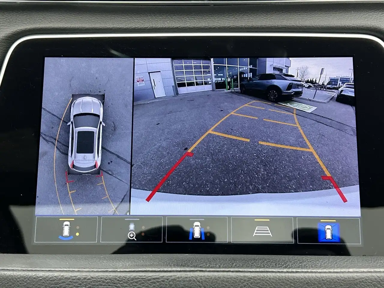 Cadillac XT4 снимка Cadillac XT4