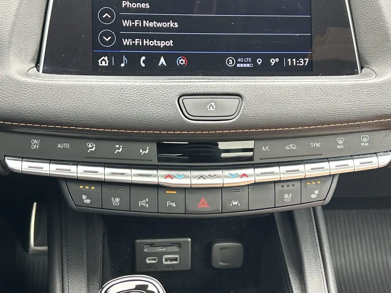 Cadillac XT4 снимка Cadillac XT4