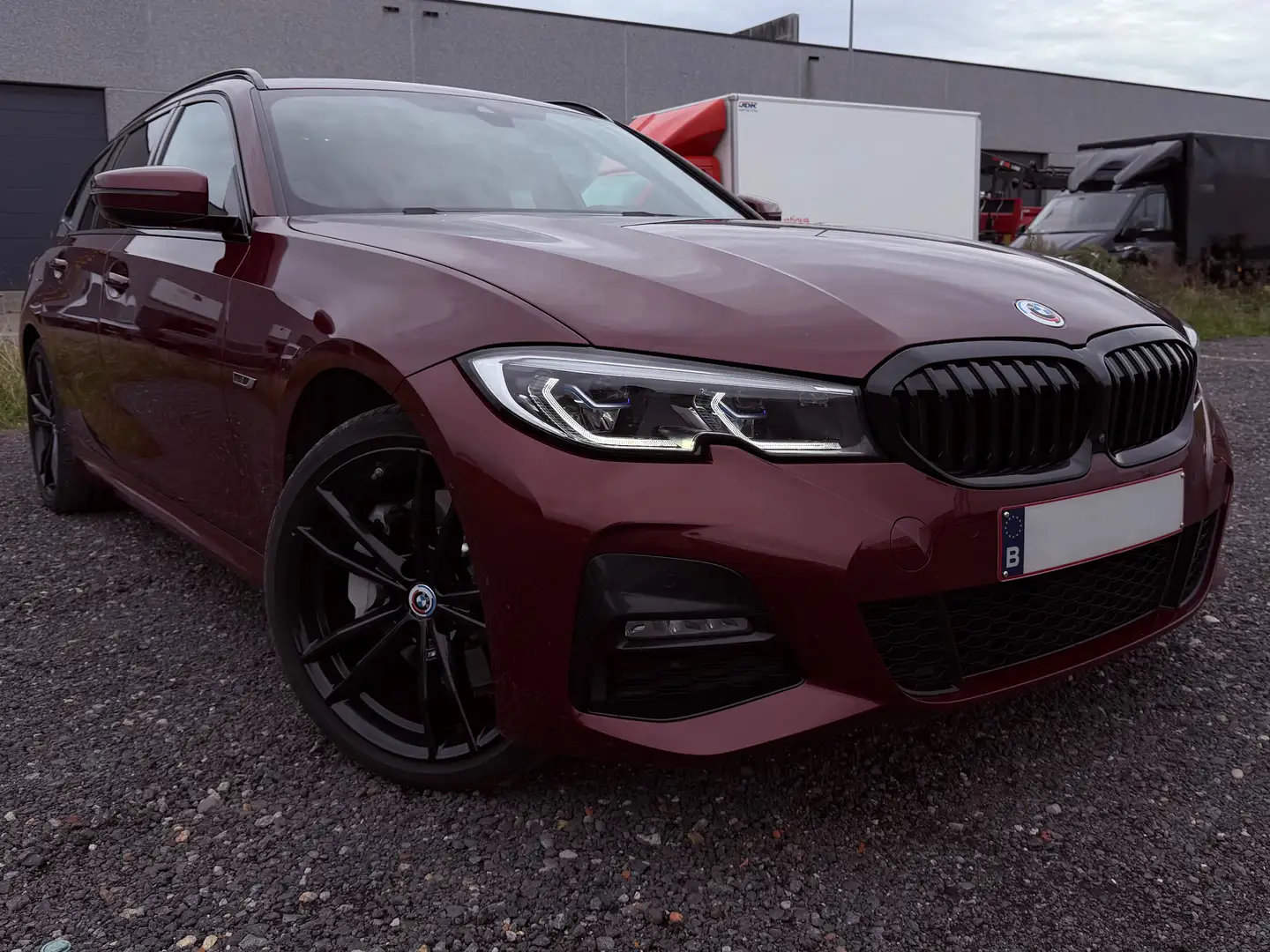 BMW 330 330e Touring Czerwony - 1