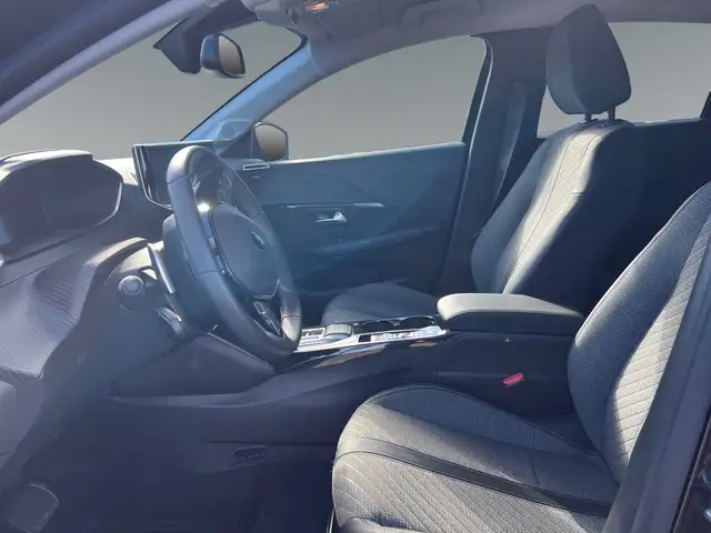 Peugeot 208 view 10