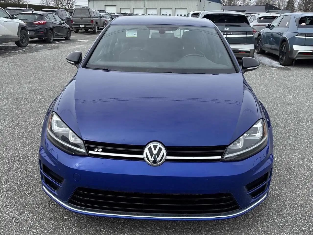 Volkswagen Golf R снимка Volkswagen Golf R