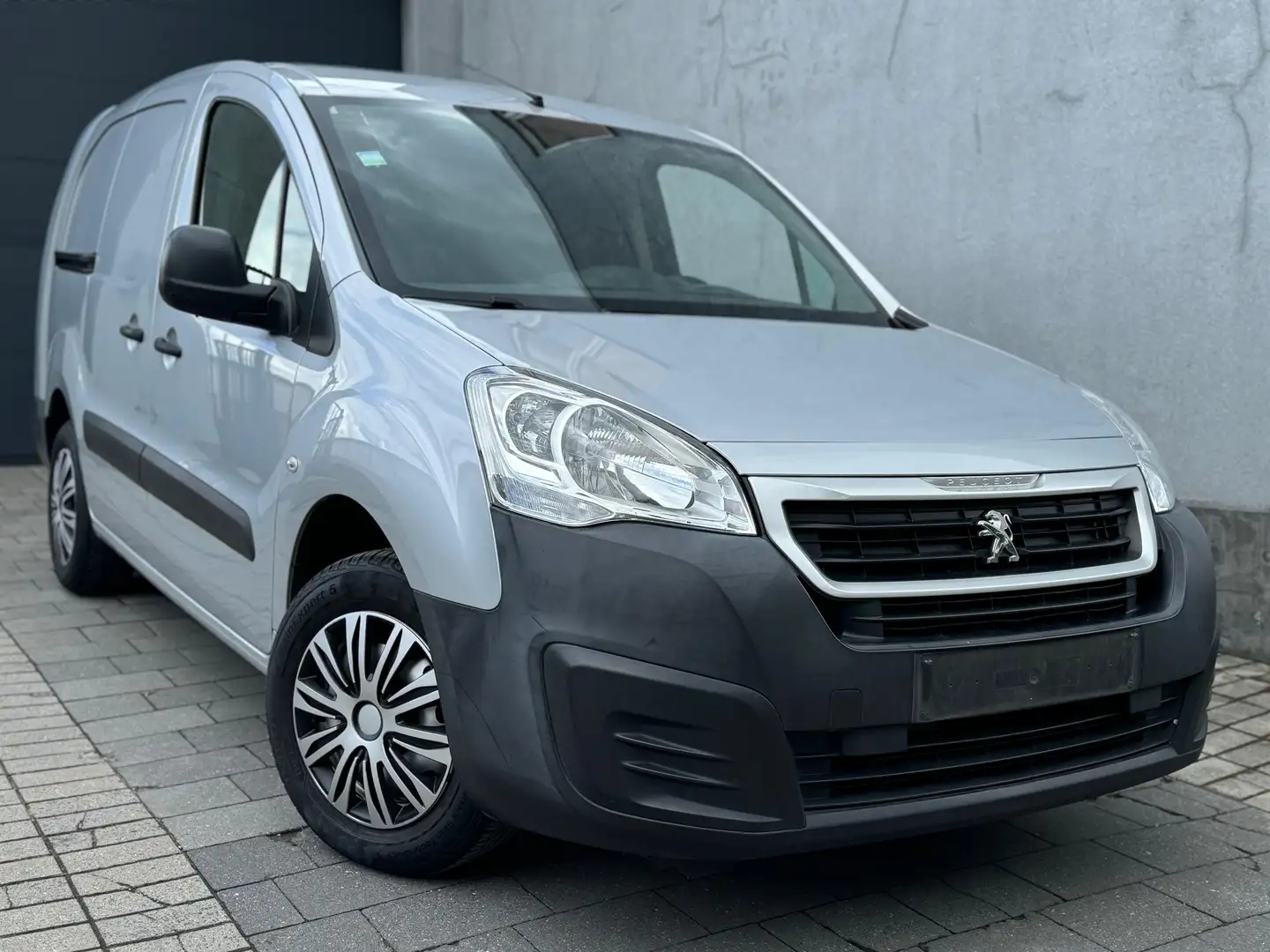 Peugeot Partner Partner 1.6 BlueHDi 100 L2 Premium lichte vracht Argento - 1