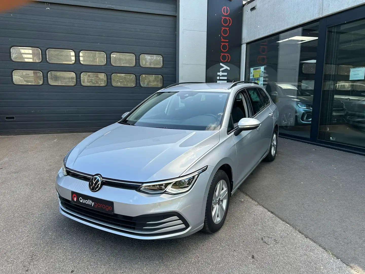 Volkswagen Golf Variant SW 1.0 eTSI Life OPF DSG Argent - 1