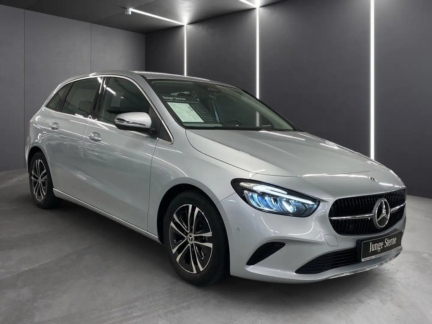 Mercedes-Benz B 180 Progressive*LED*Kamera*Widescreen*CarPlay* Silber - 2