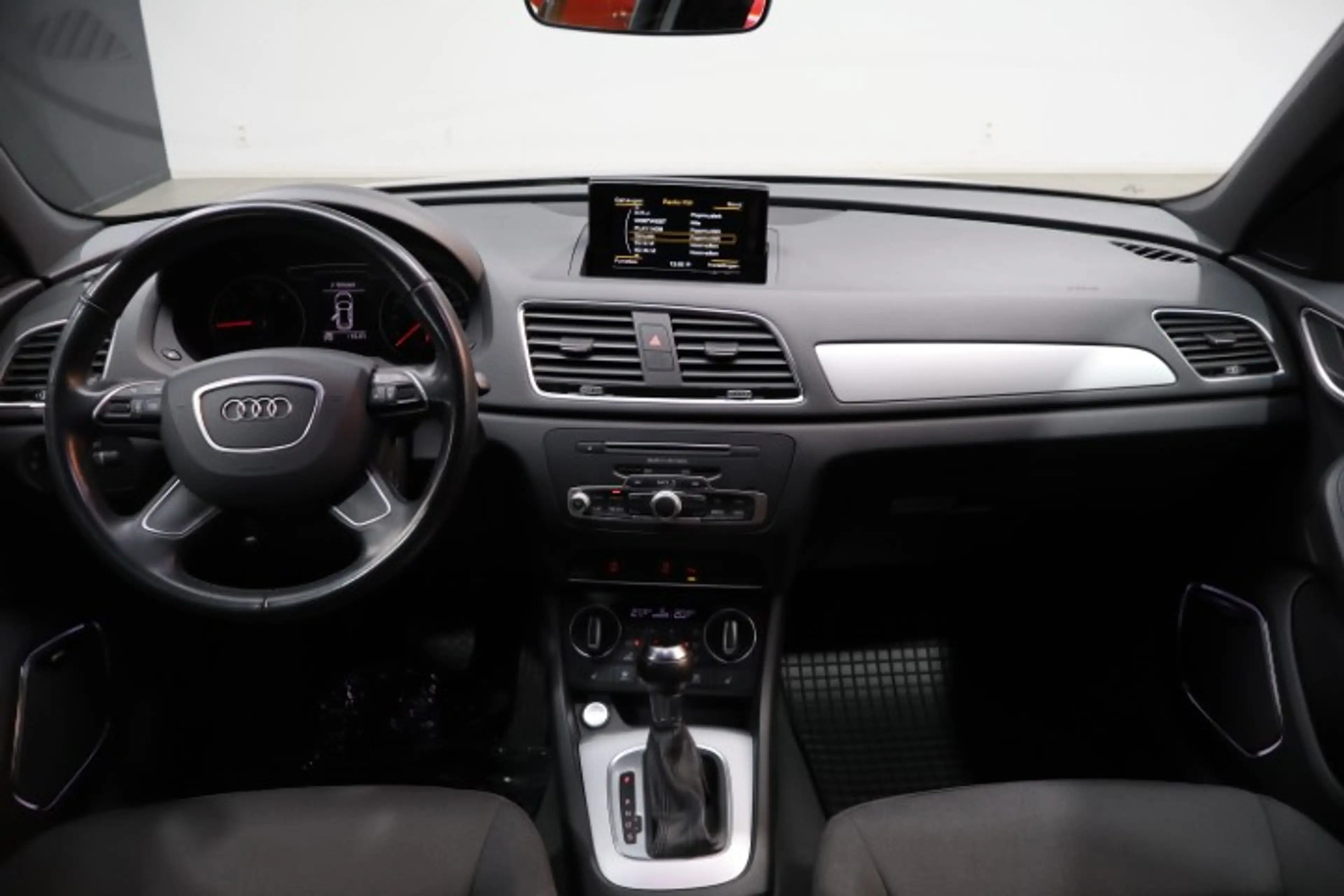 Audi Q3 Q3 2.0 TDi Sport S tronic — photo 9