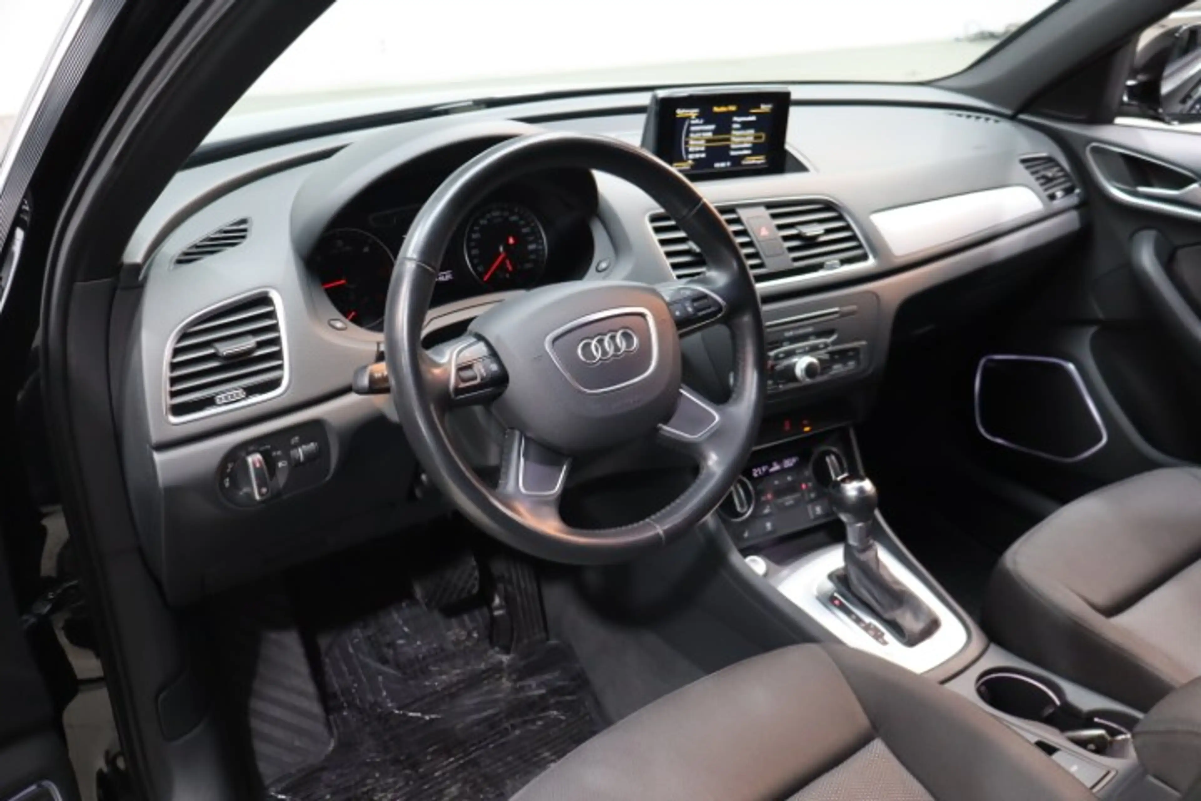 Audi Q3 Q3 2.0 TDi Sport S tronic — photo 12