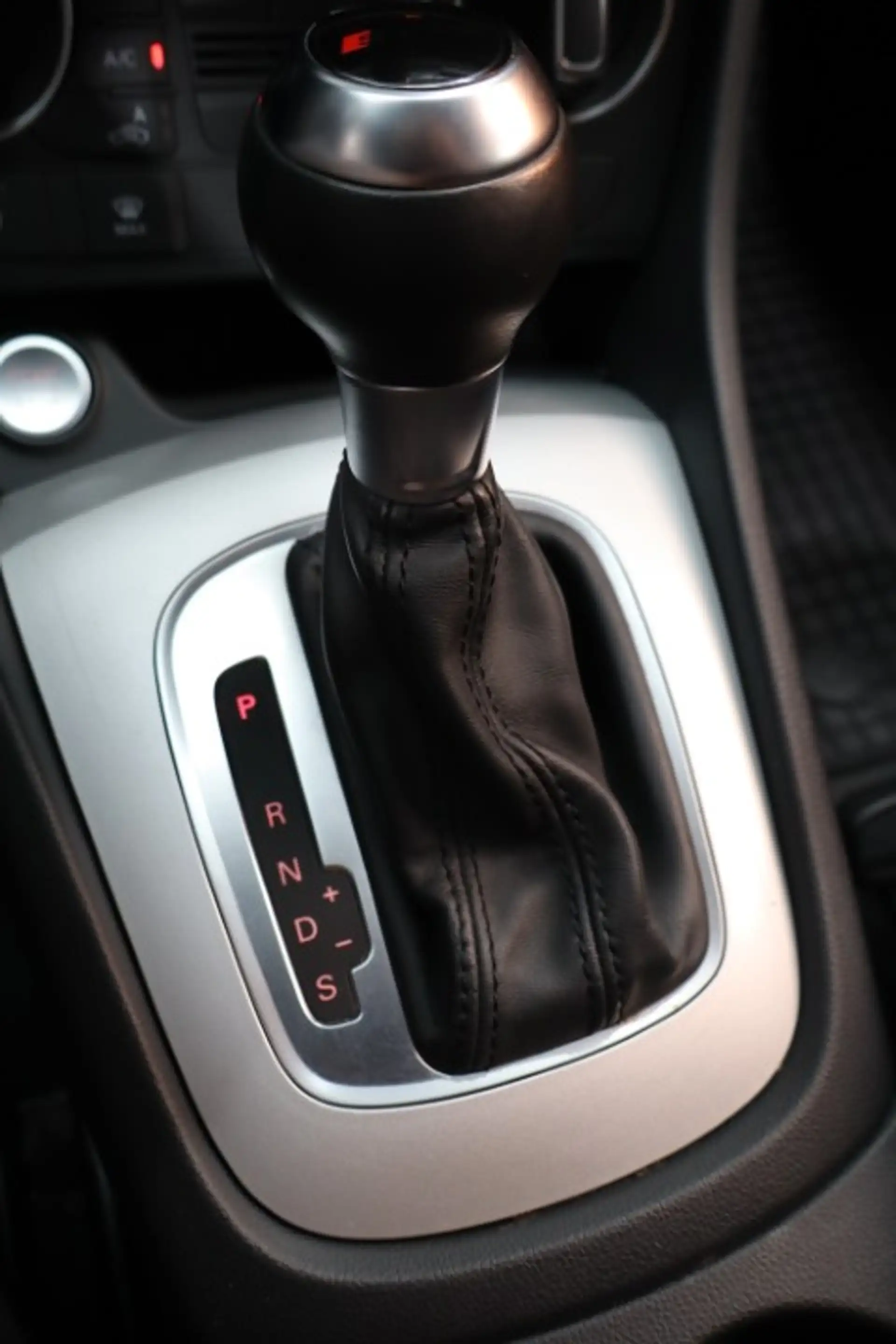 Audi Q3 Q3 2.0 TDi Sport S tronic — photo 14
