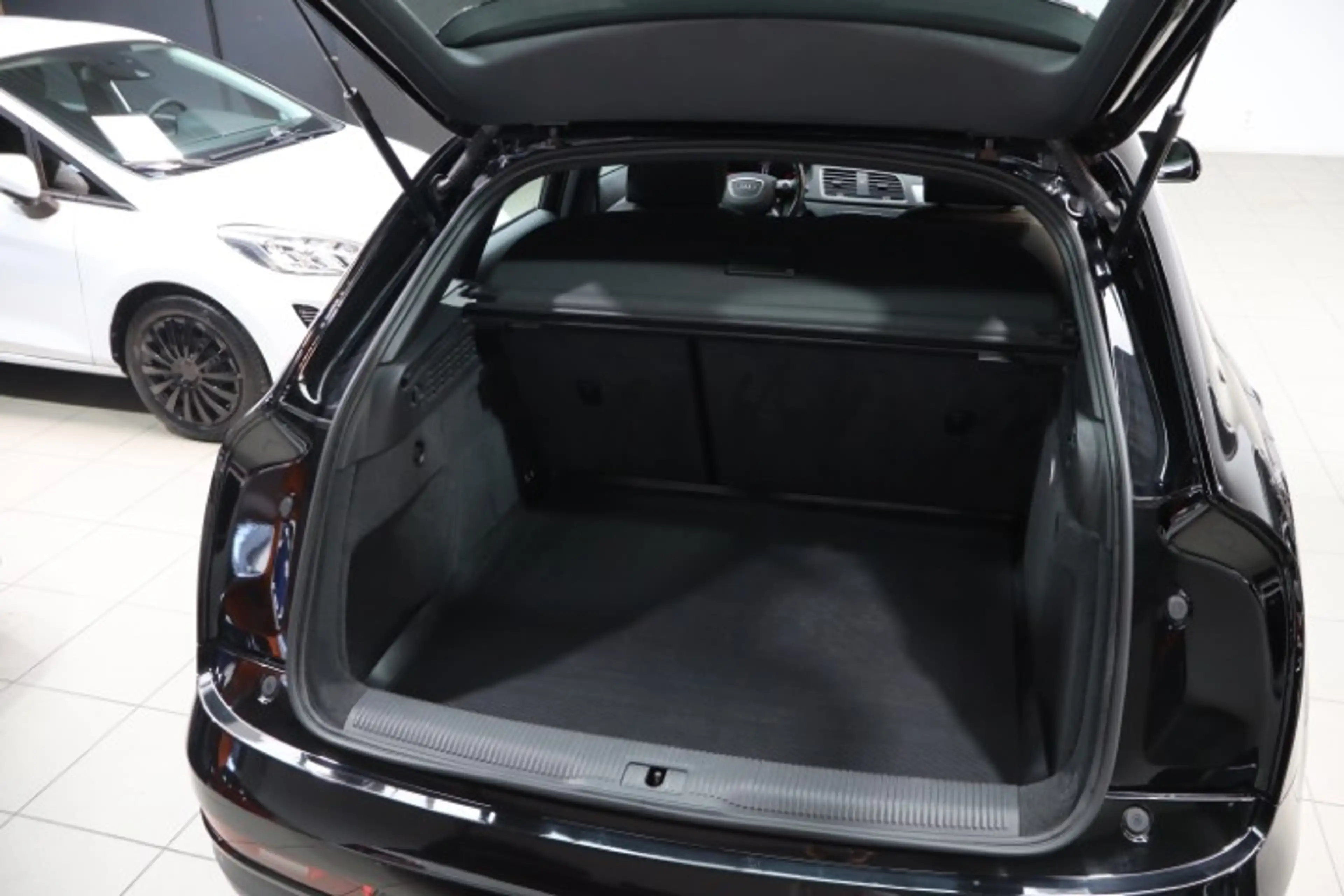 Audi Q3 Q3 2.0 TDi Sport S tronic — photo 10