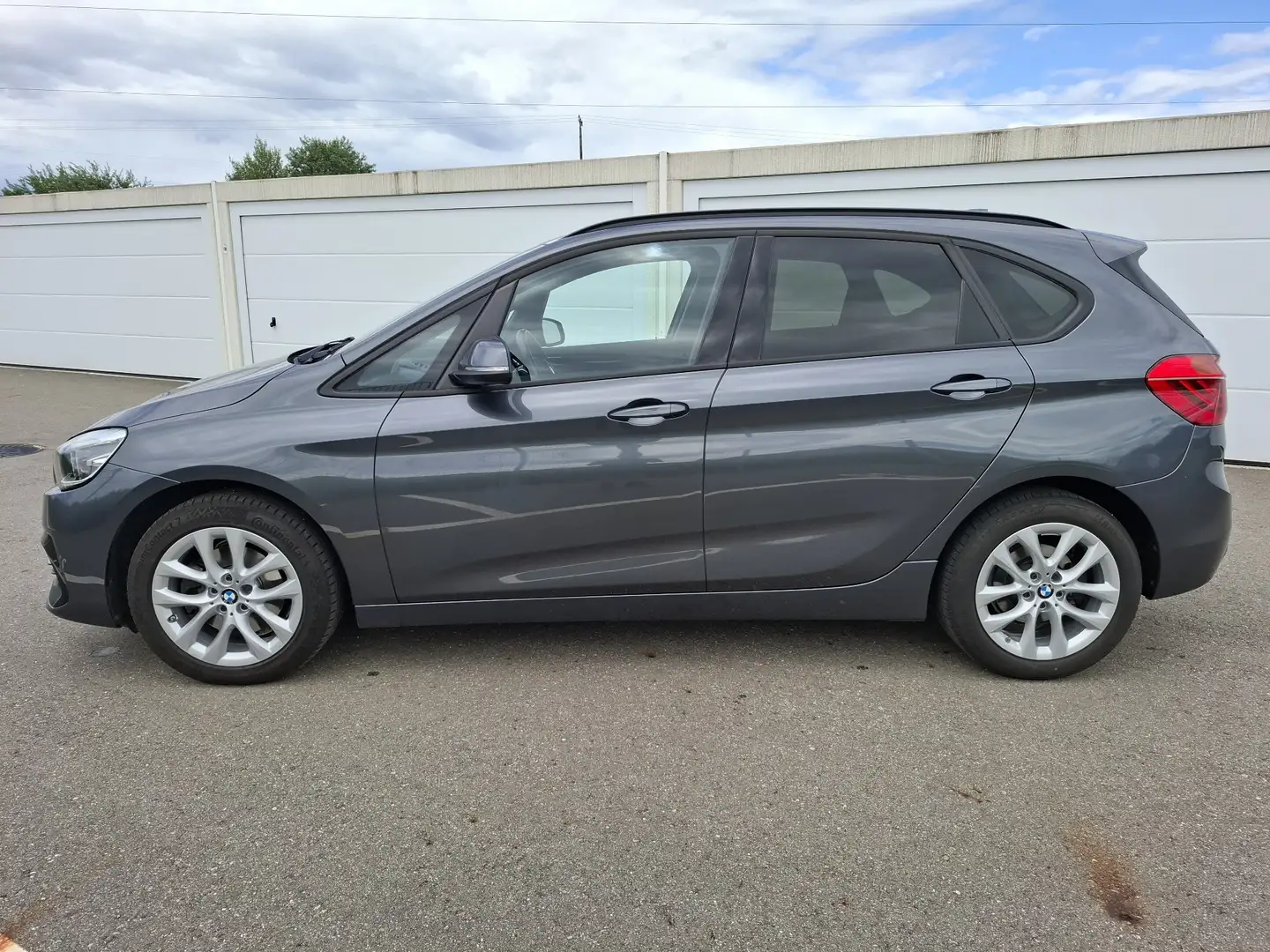 BMW 218 218d Active Tourer Grau - 2