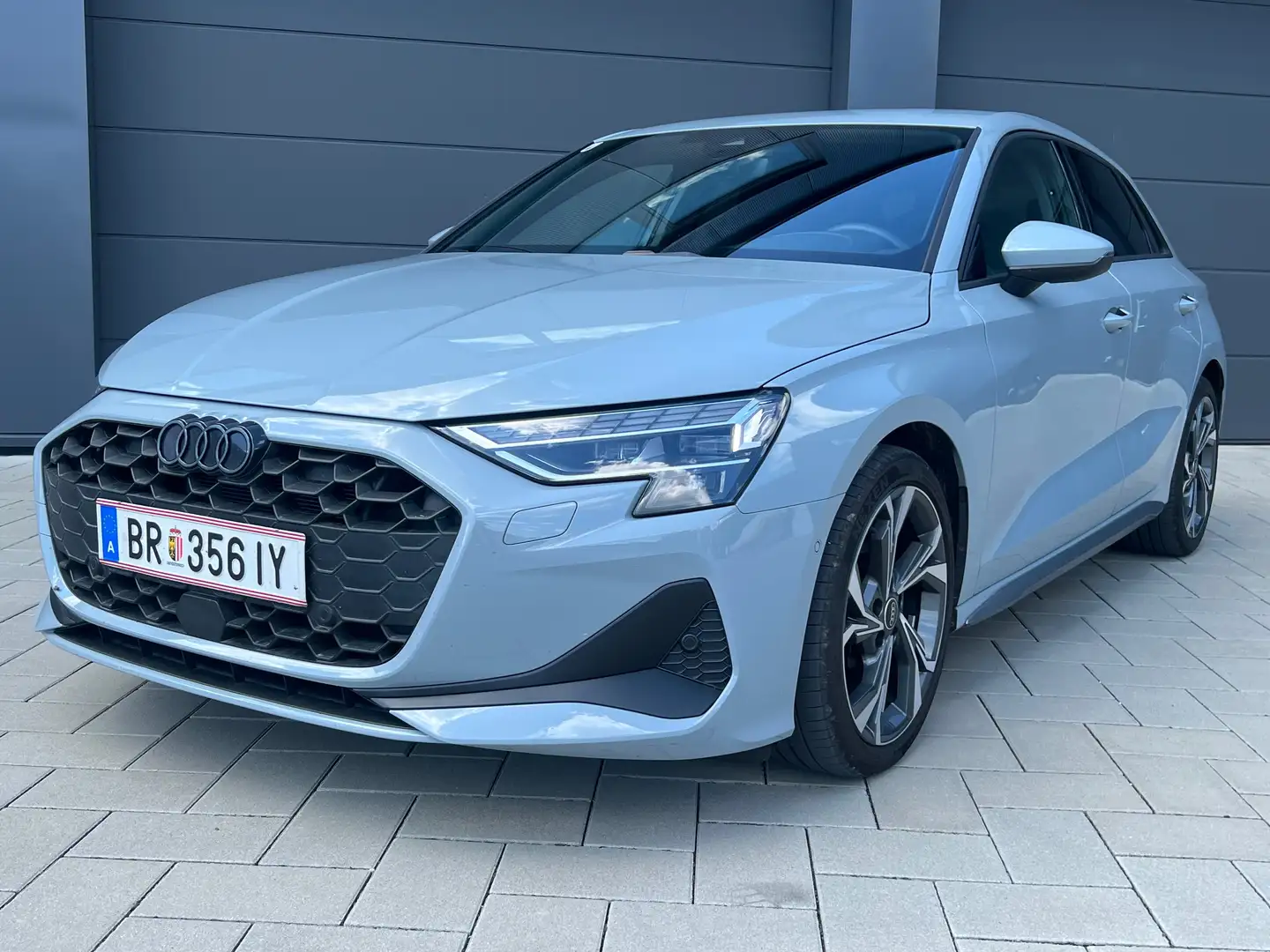 Audi A3 A3 SB 30 TFSI S-tronic Grau - 2