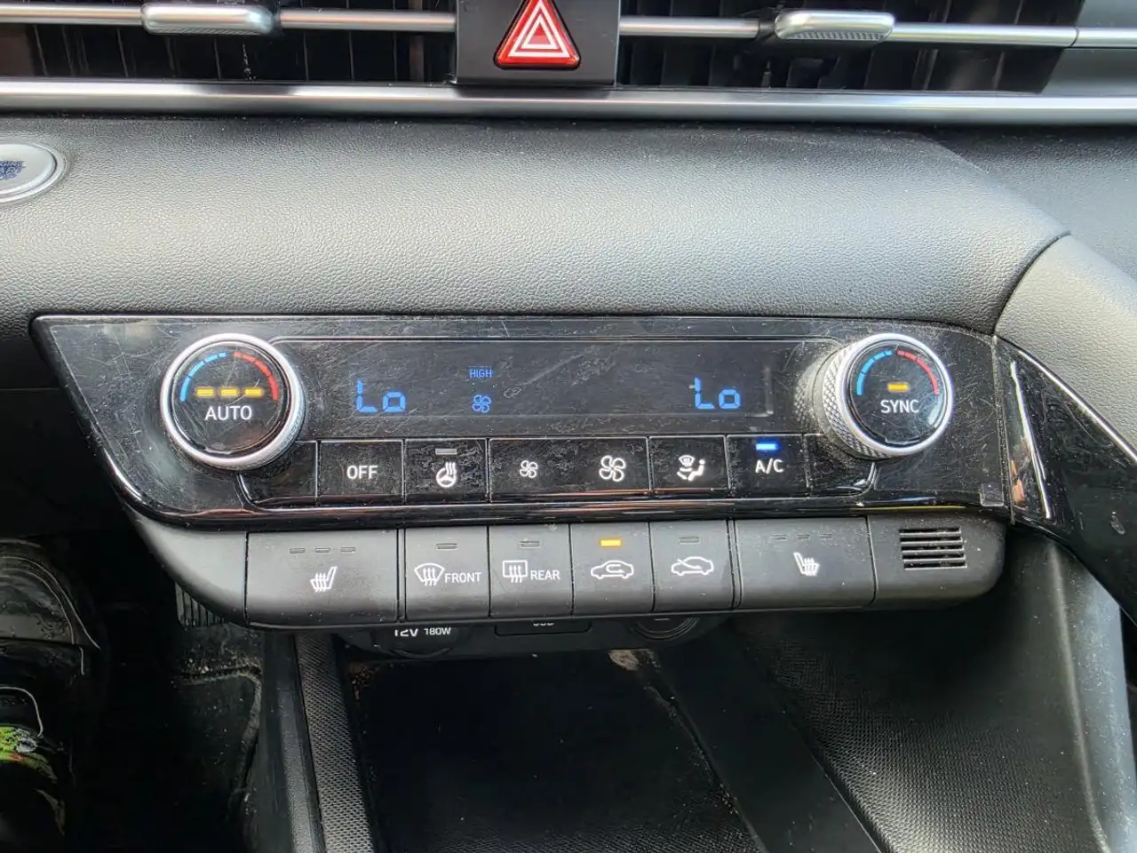 Hyundai ELANTRA снимка Hyundai ELANTRA