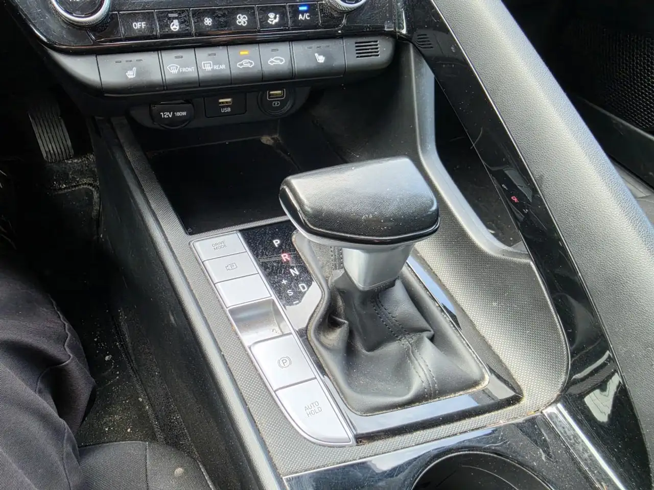 Hyundai ELANTRA снимка Hyundai ELANTRA
