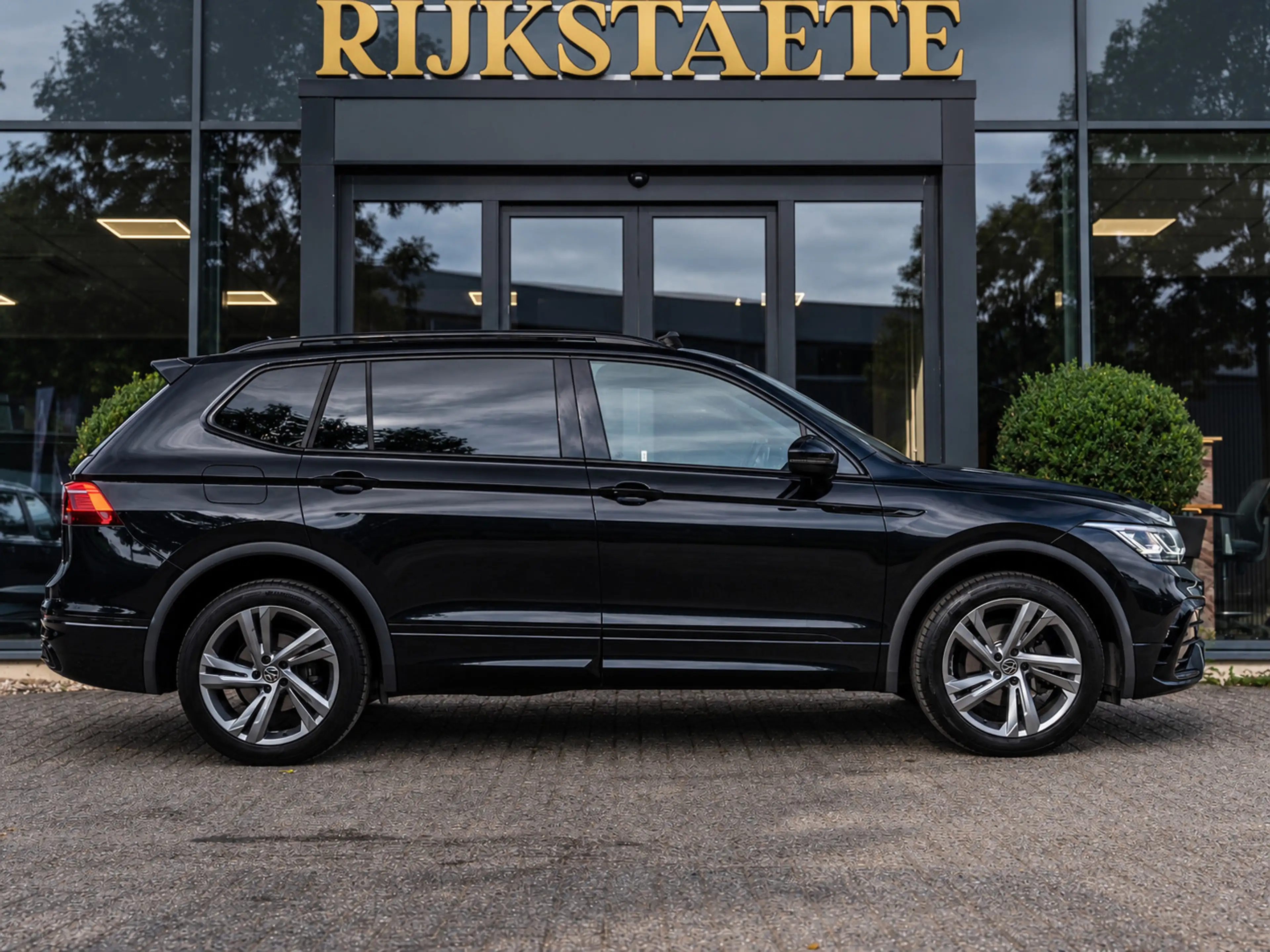 Volkswagen Tiguan Allspace 1.5 TSI R-Line|7P|PANO|CAM|ACC|19 — photo 6