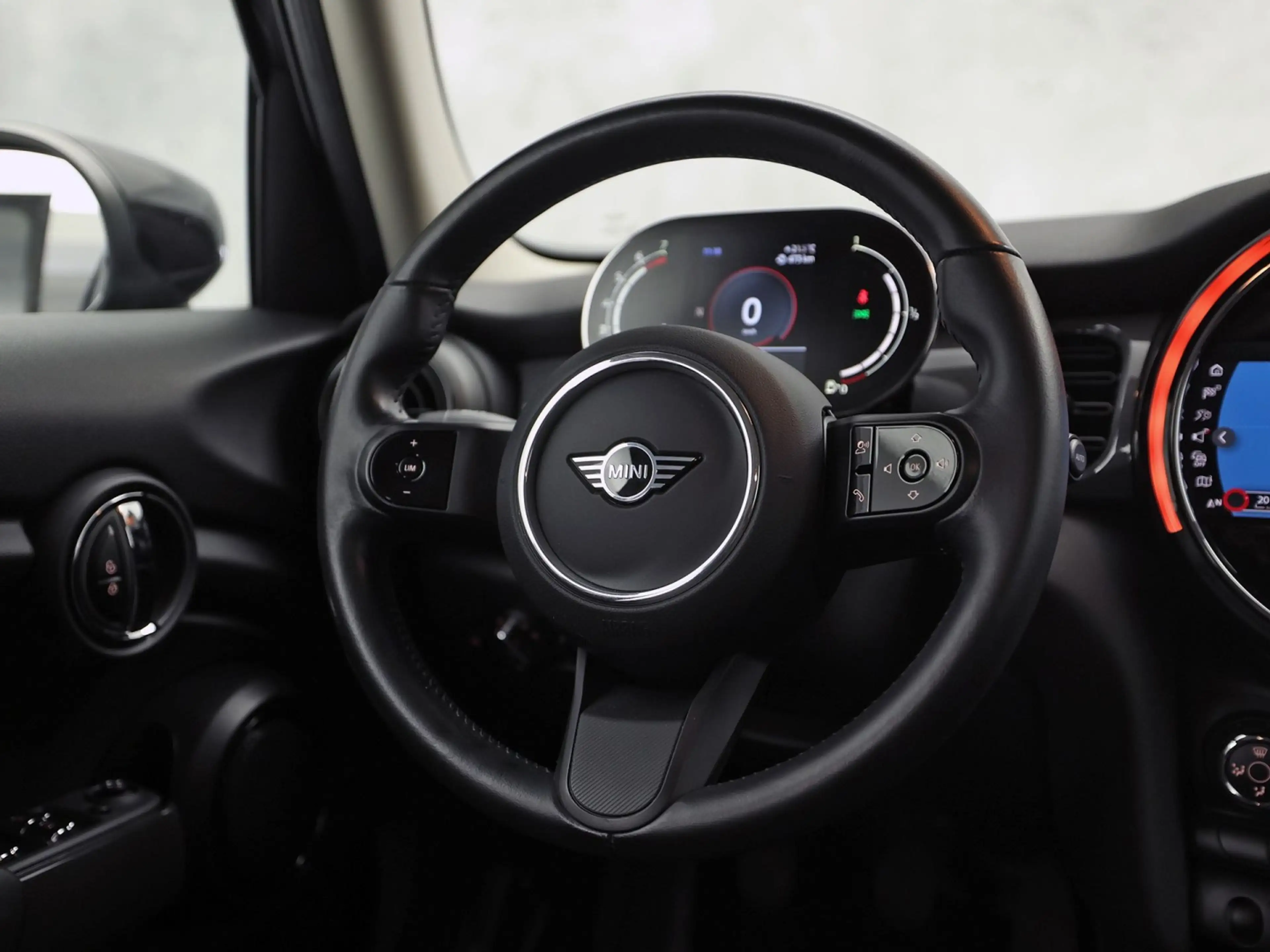 MINI One 1.5 Essential (VIRTUAL COCKPIT, BLACK PACK, APPLE — photo 18