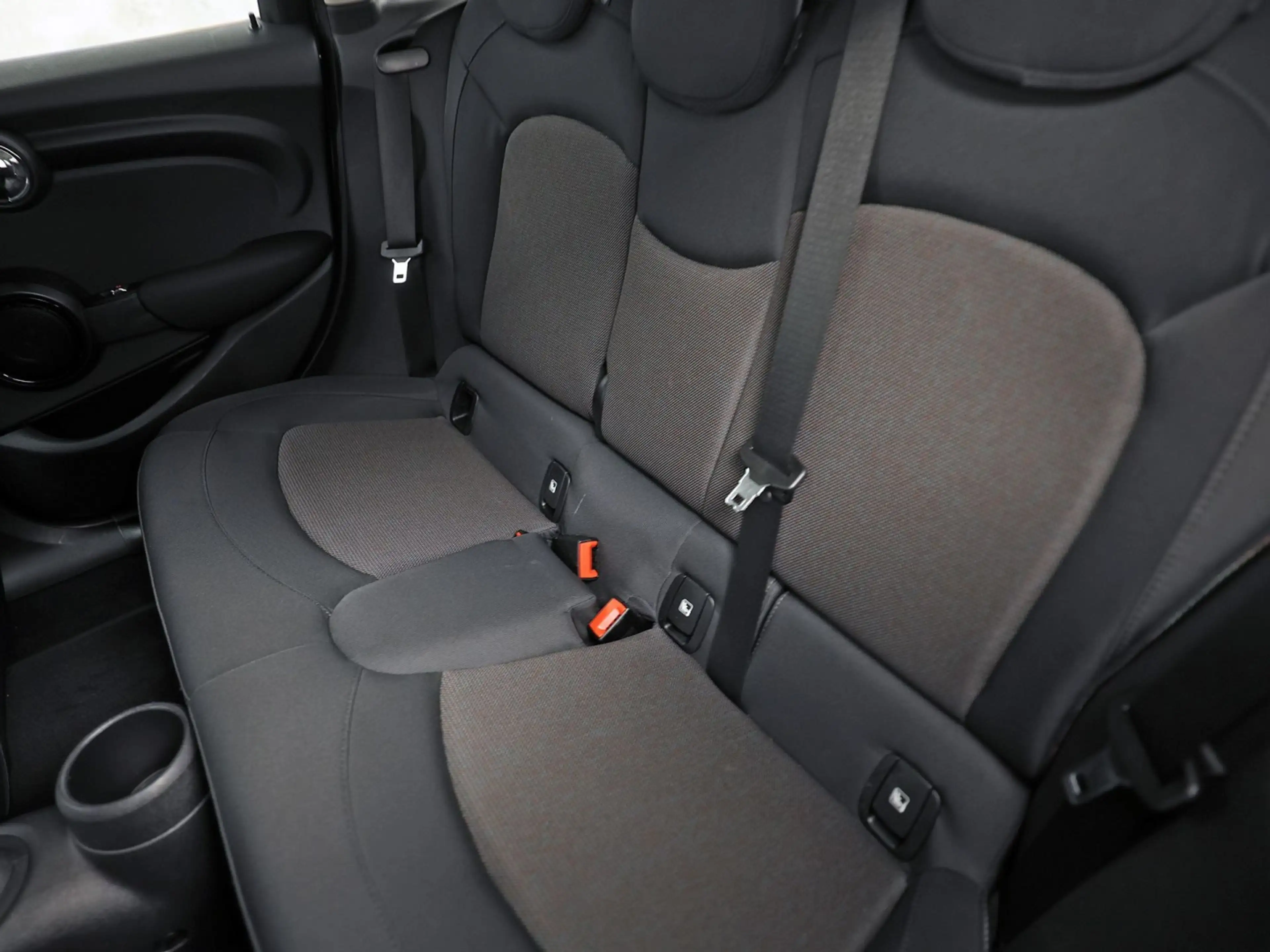 MINI One 1.5 Essential (VIRTUAL COCKPIT, BLACK PACK, APPLE — photo 16