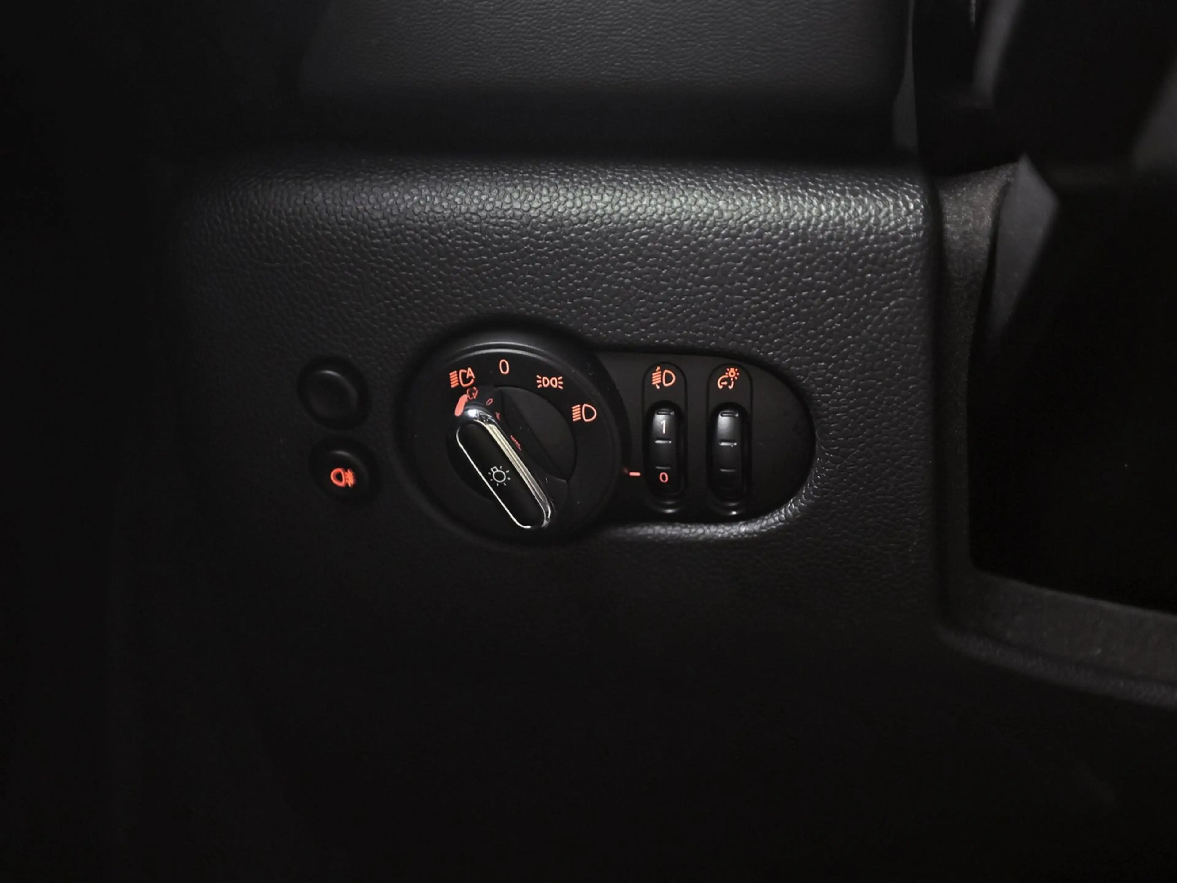 MINI One 1.5 Essential (VIRTUAL COCKPIT, BLACK PACK, APPLE — photo 25