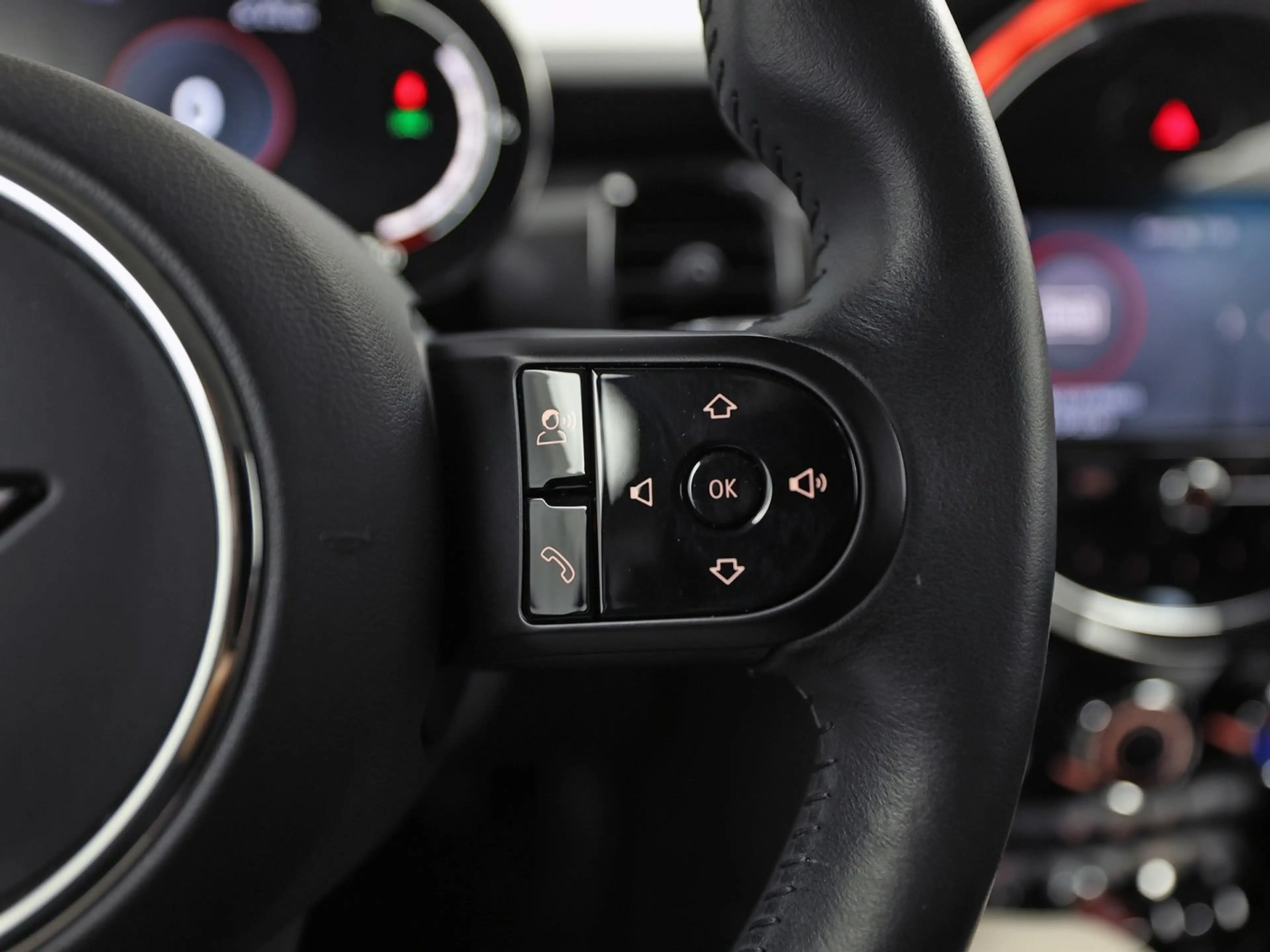 MINI One 1.5 Essential (VIRTUAL COCKPIT, BLACK PACK, APPLE — photo 21