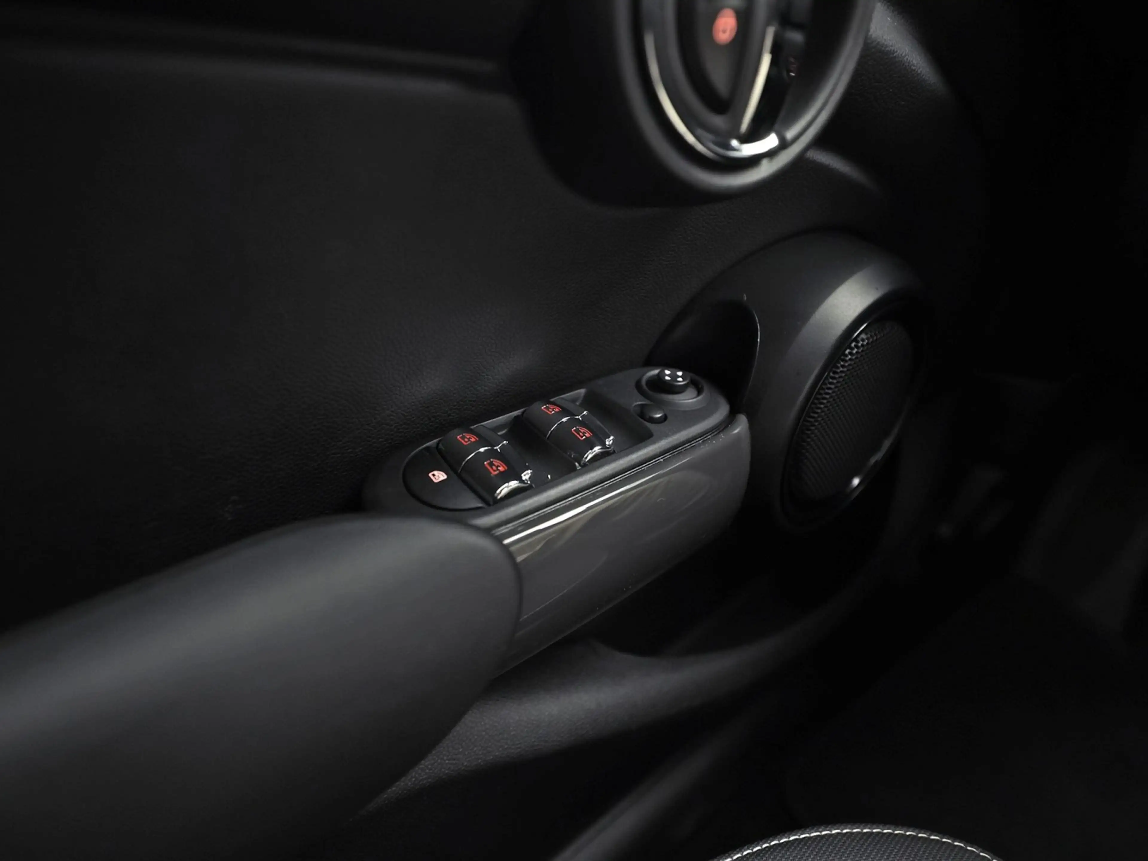 MINI One 1.5 Essential (VIRTUAL COCKPIT, BLACK PACK, APPLE — photo 24