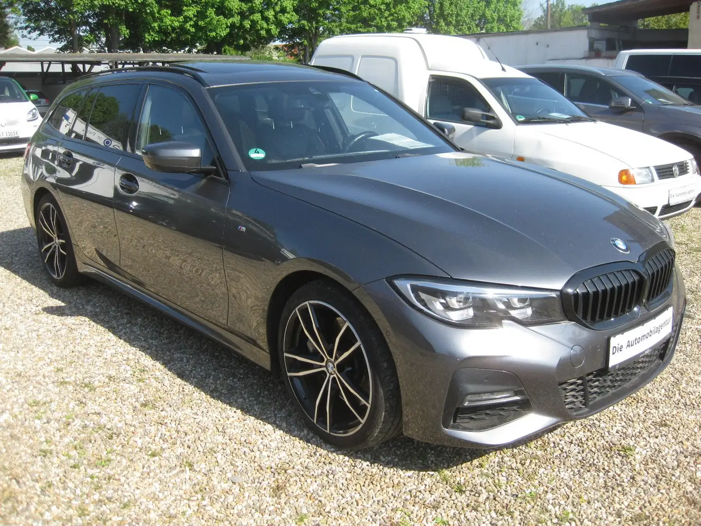BMW 330 d xDrive M Sportpaket/19Zoll/H&K/Pano/AHK Gris - 2