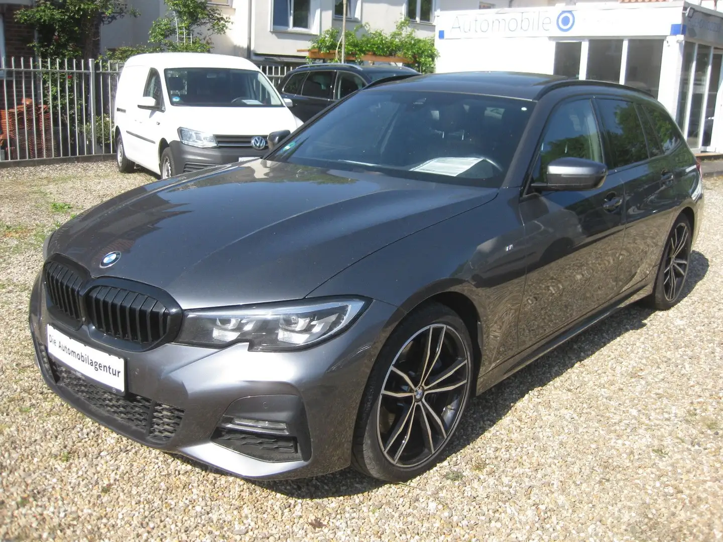 BMW 330 d xDrive M Sportpaket/19Zoll/H&K/Pano/AHK Grijs - 1