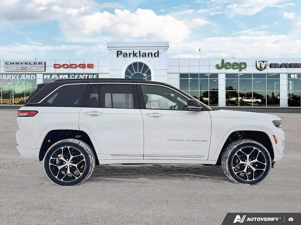 Jeep Grand Cherokee снимка Jeep Grand Cherokee