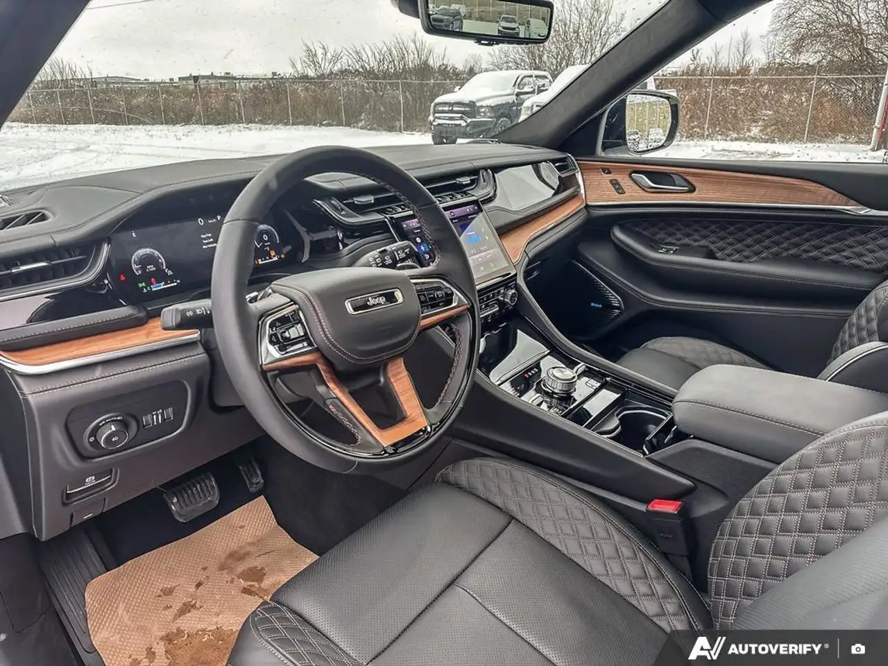 Jeep Grand Cherokee снимка Jeep Grand Cherokee