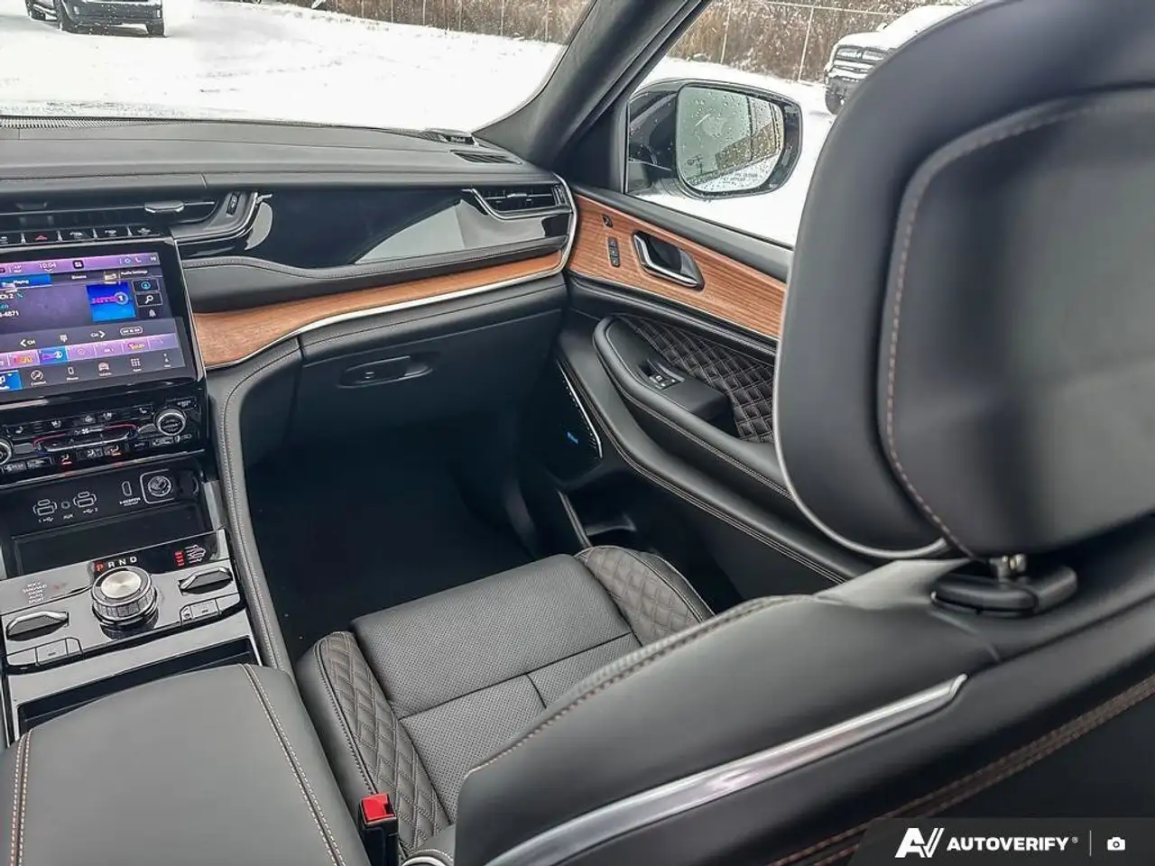 Jeep Grand Cherokee снимка Jeep Grand Cherokee