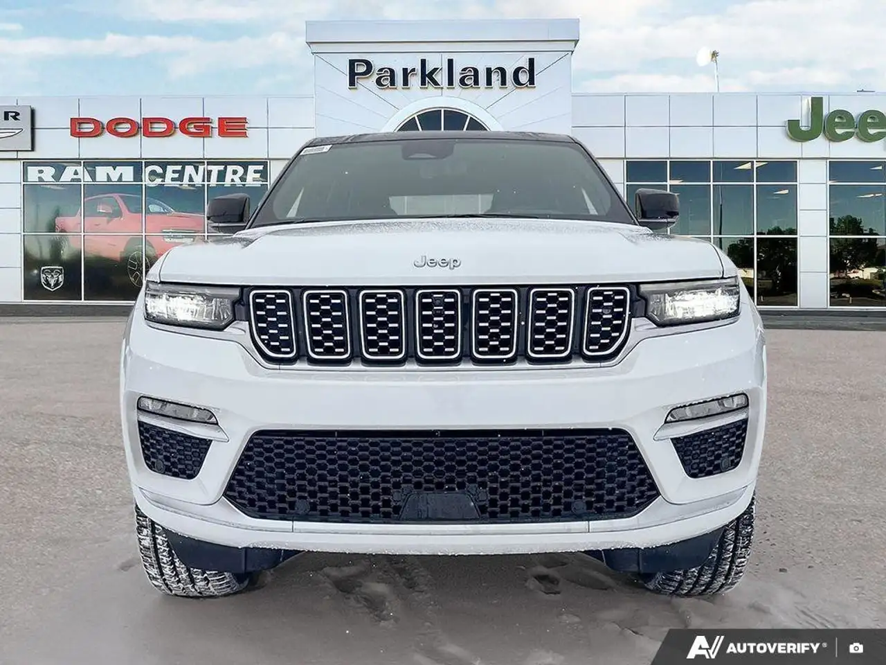 Jeep Grand Cherokee снимка Jeep Grand Cherokee