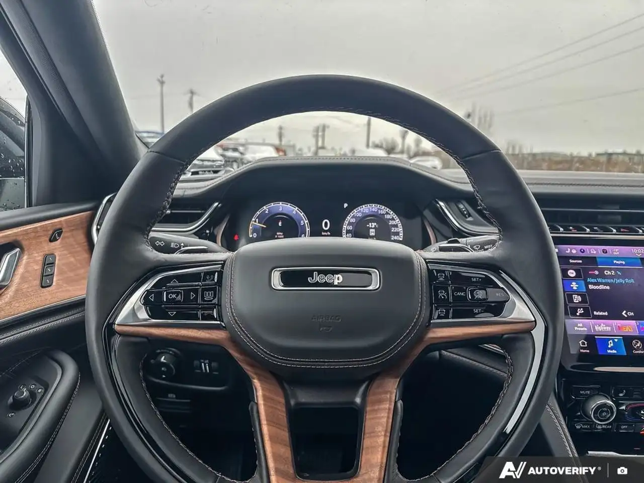 Jeep Grand Cherokee снимка Jeep Grand Cherokee