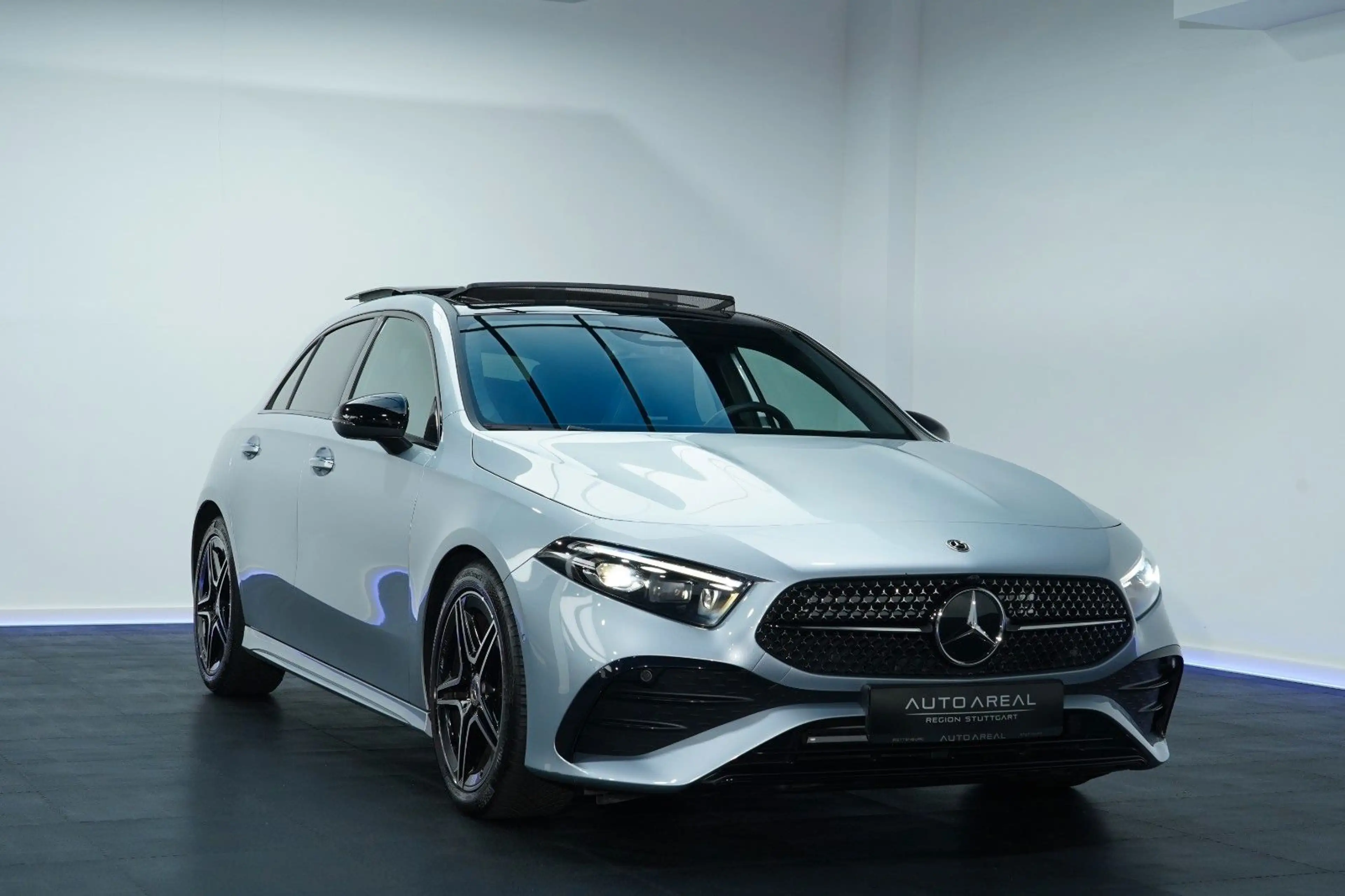 Mercedes-Benz A 200 d AMG Pano/Mmry/Wide/NightP/Multib/Distr+ — photo 4
