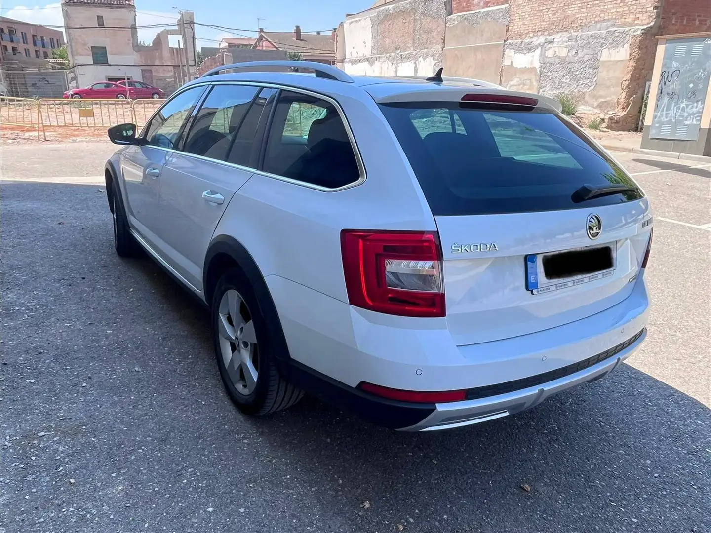 Skoda Octavia Scout 2.0TDI DSG 4x4 110kW Blanco - 2