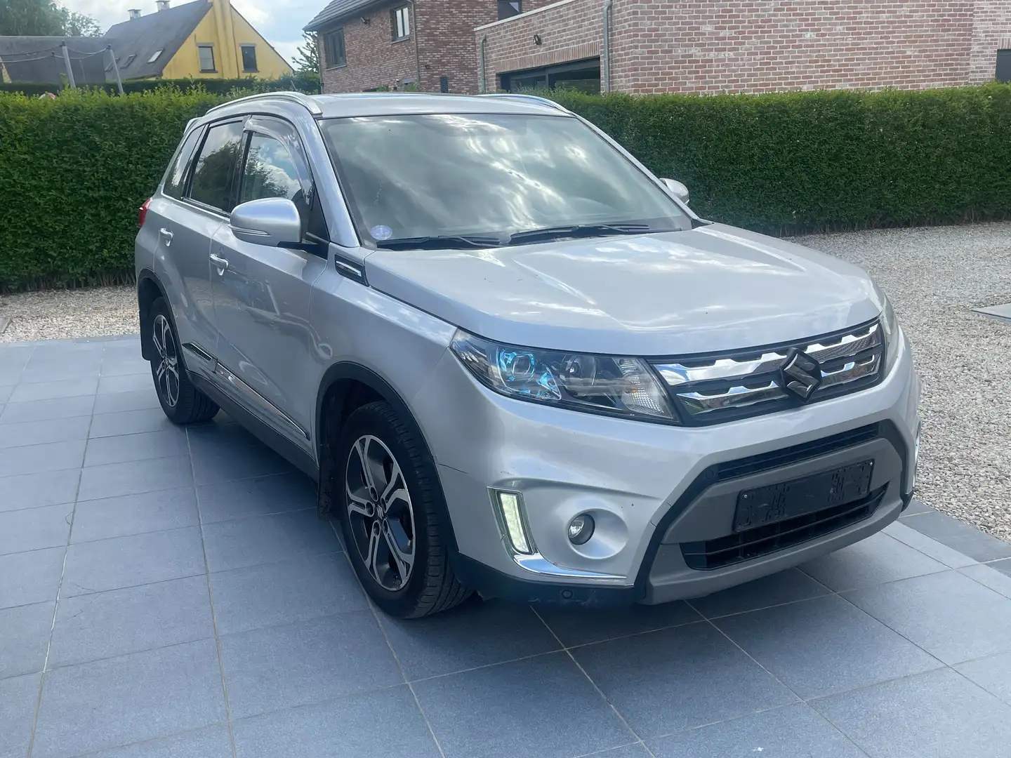 Suzuki Vitara 1.6i 4x2 GLX Automatique Gris - 2
