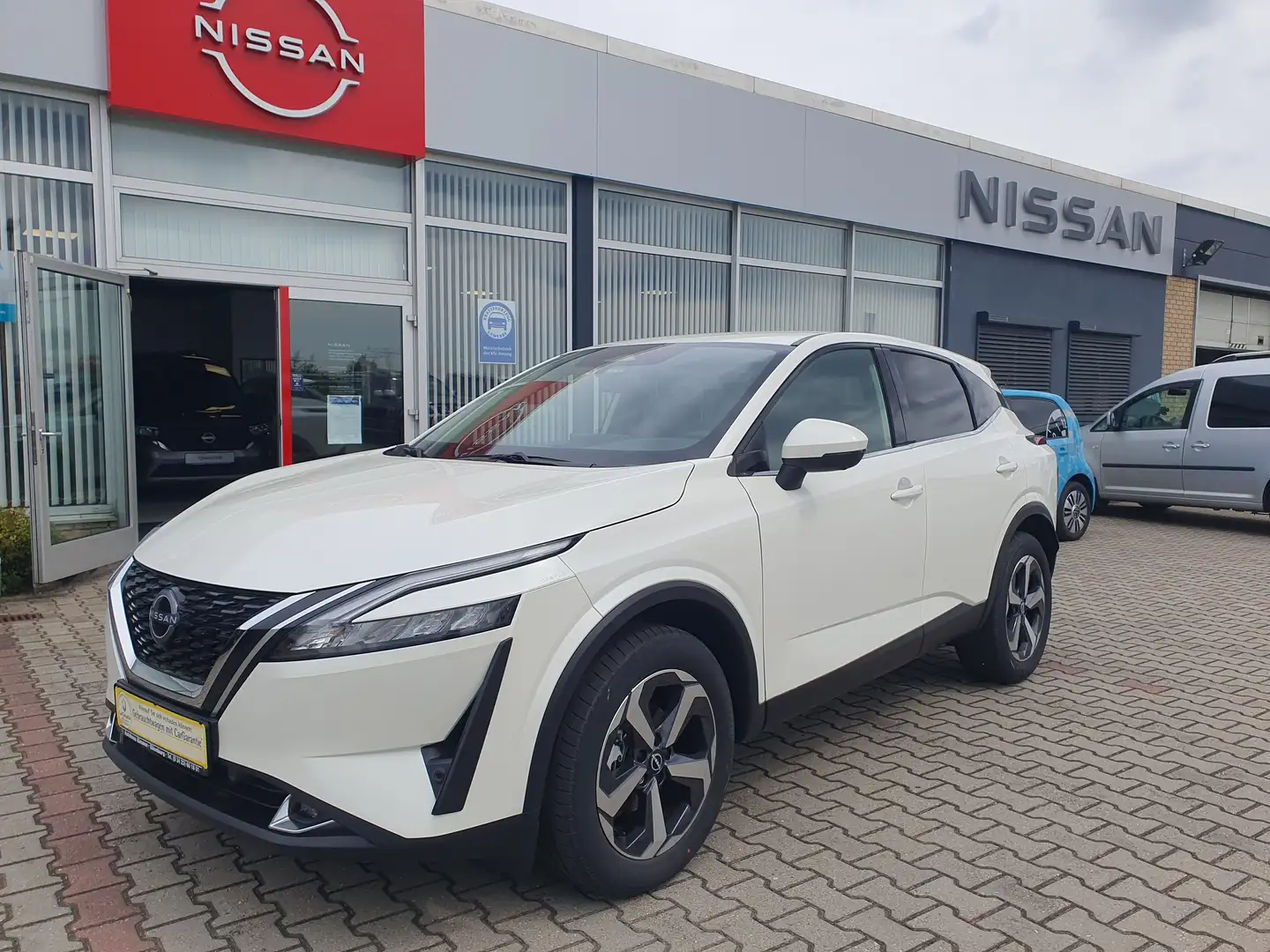 Nissan Qashqai 1.3 DIG-T MHEV N-Connecta, Navi, Winter, Business Weiß - 1