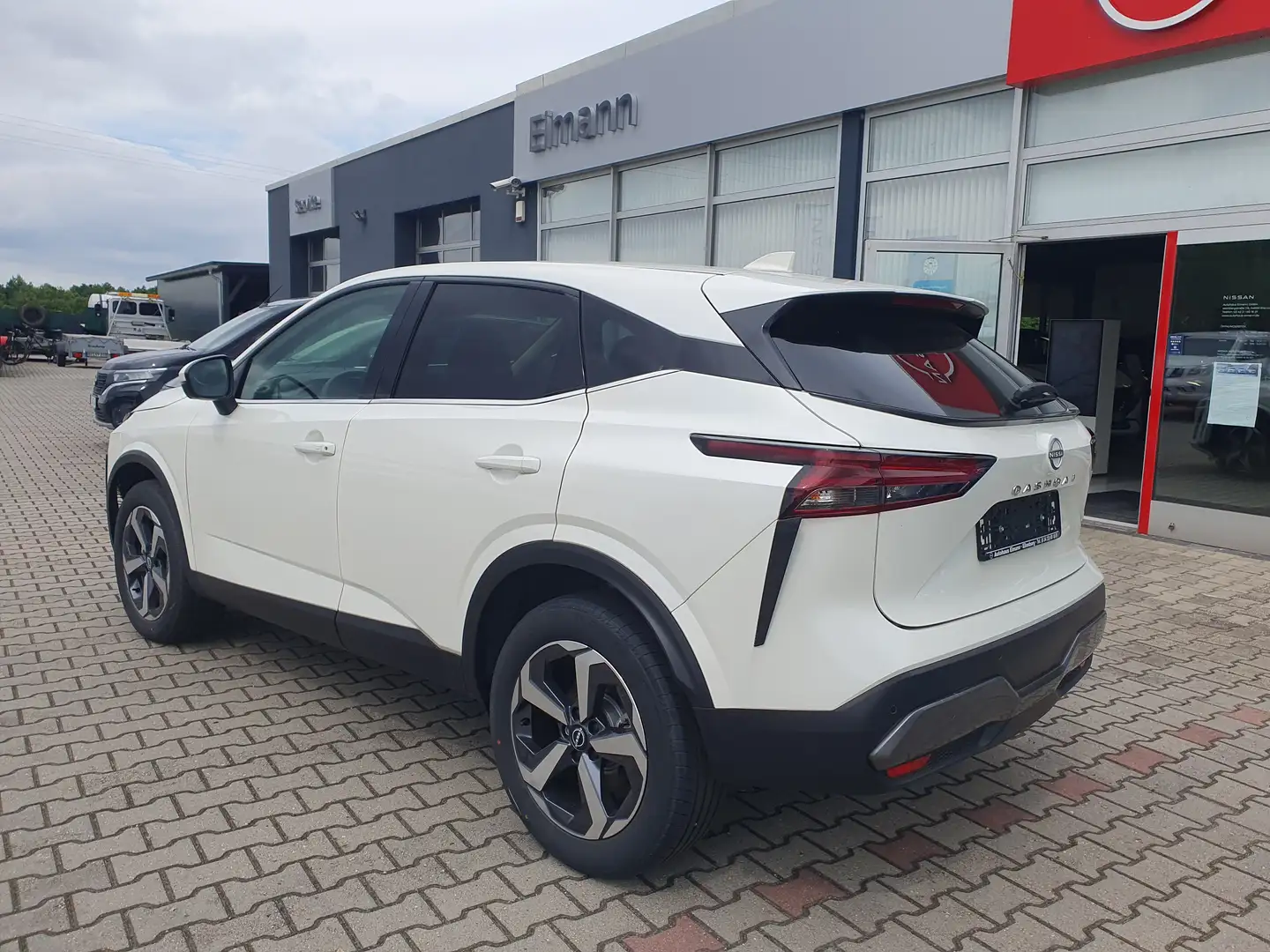 Nissan Qashqai 1.3 DIG-T MHEV N-Connecta, Navi, Winter, Business Weiß - 2