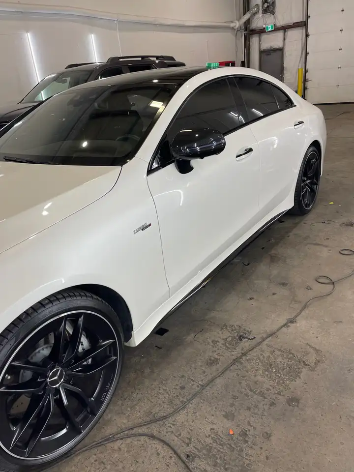 Mercedes-Benz CLS снимка Mercedes-Benz CLS