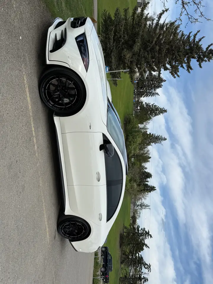 Mercedes-Benz CLS снимка Mercedes-Benz CLS