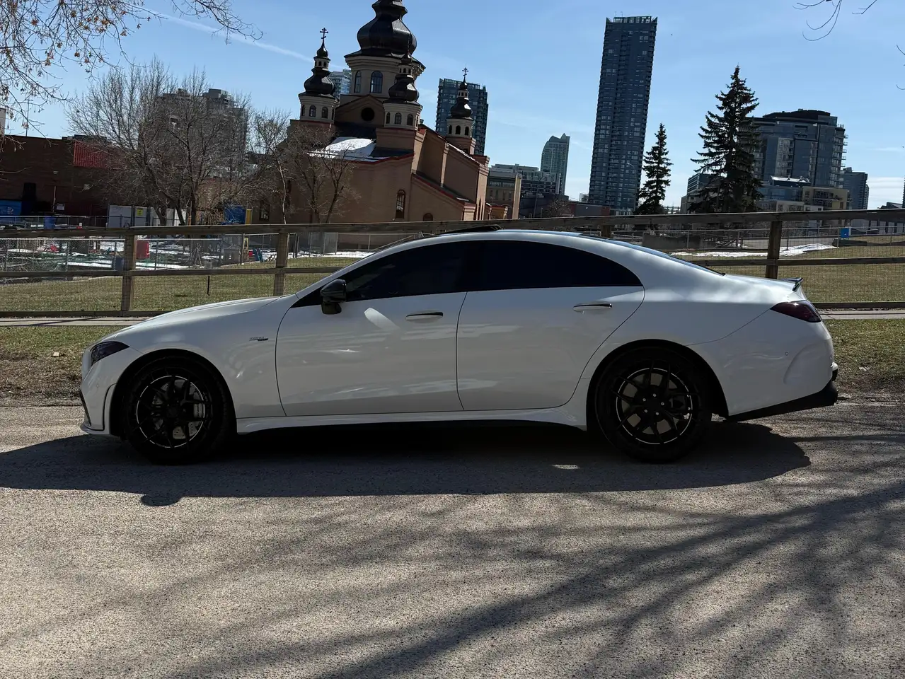 Mercedes-Benz CLS снимка Mercedes-Benz CLS