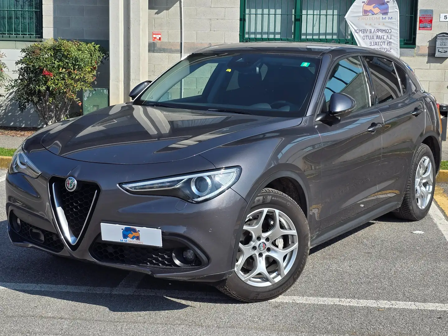 Alfa Romeo Stelvio Stelvio 2.2 t Business Q4 190cv auto Grigio - 1